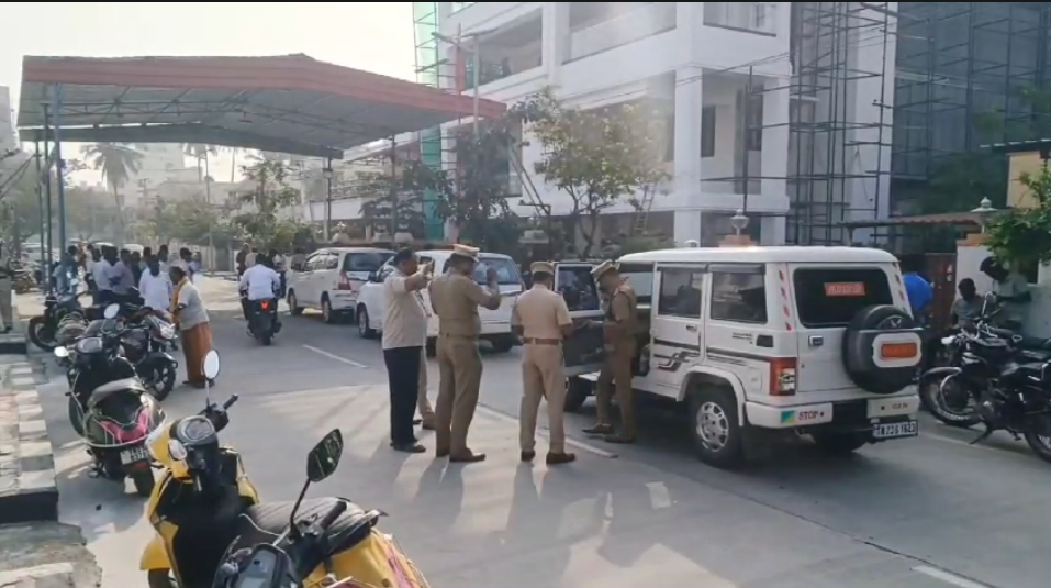 ED raids homes of DMK leaders in Tamil Nadu, including minister Durai Murugan ED raids homes of DMK leaders in Tamil Nadu, including minister Durai Murugan